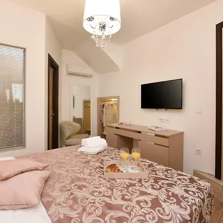 Harvey's Luxury 4*