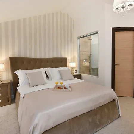 Harvey's Luxury 4* Zára
