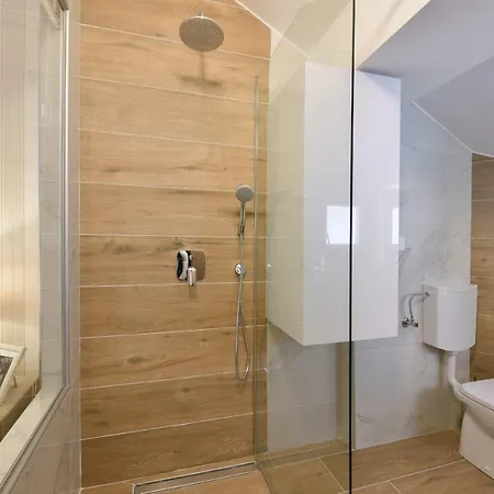 Casa de hóspedes Harvey's Luxury 4*