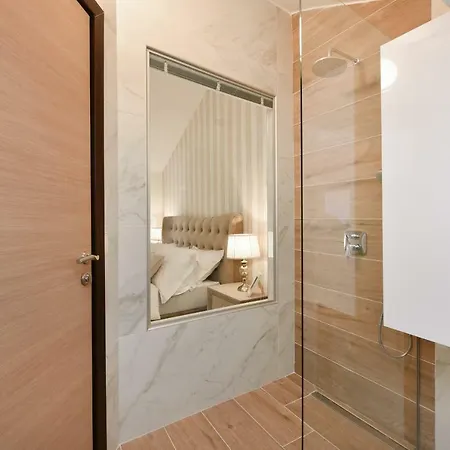 Harvey's Luxury Zára