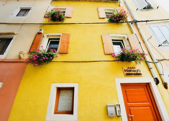 Harvey's Luxury Guest house 4*