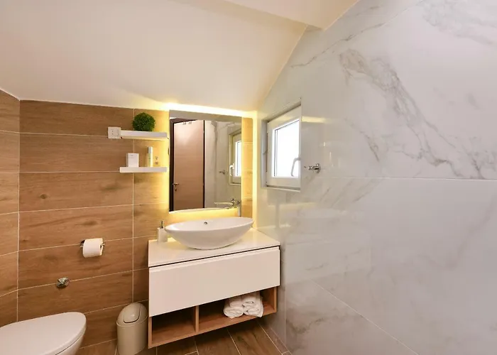 Harvey's Luxury Guest house 4*